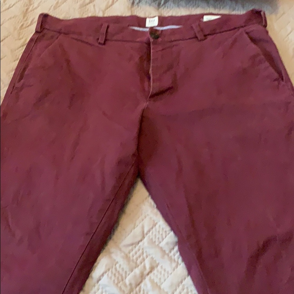 Men’s gap khakis